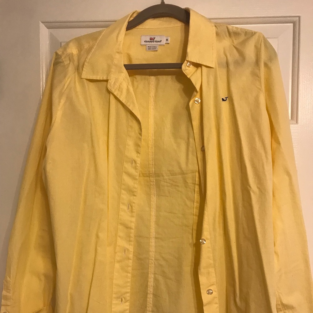 Vineyard Vines button down shirt